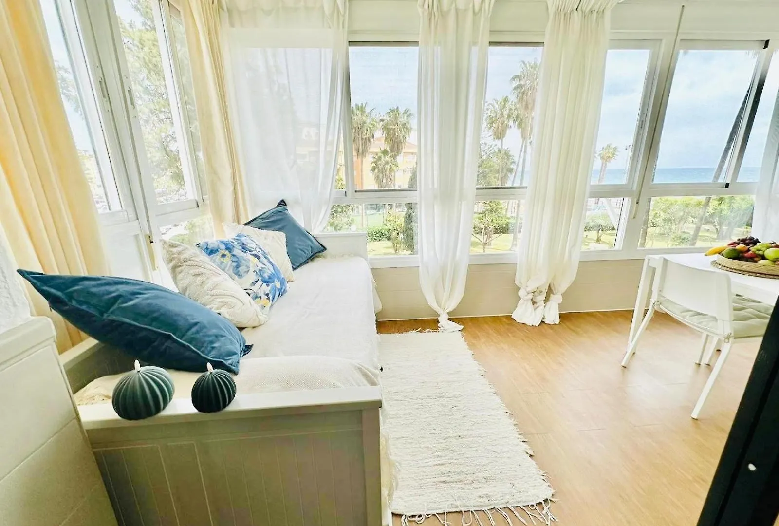 Estudio Pepa Luna Algarrobo Beach Málaga